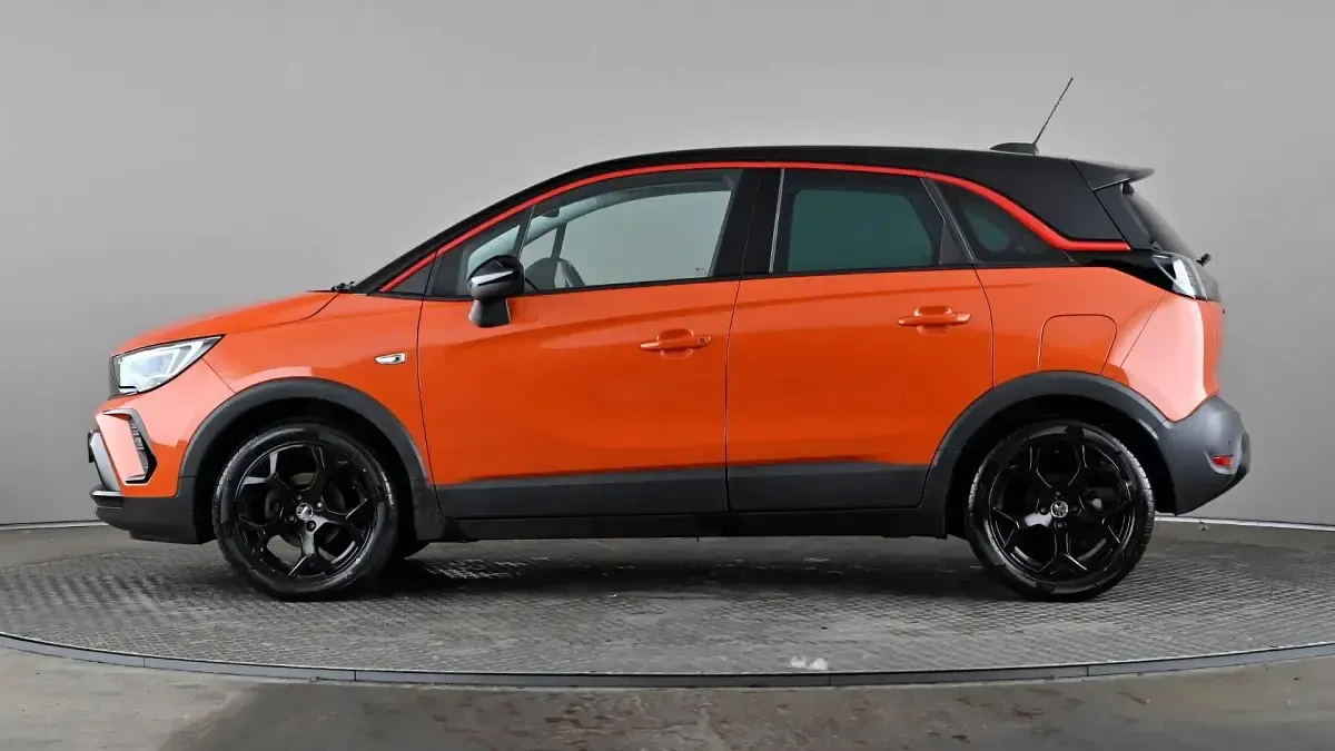 Used Vauxhall Crossland GS Line 83 HP (61 kW) 2022 Orange SUV