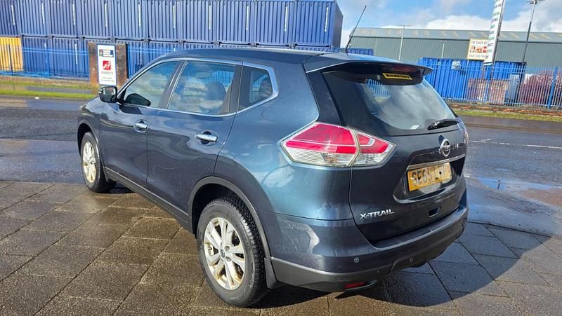 Used Nissan X-Trail Visia 130 HP (95 kW) 2016 Blue SUV