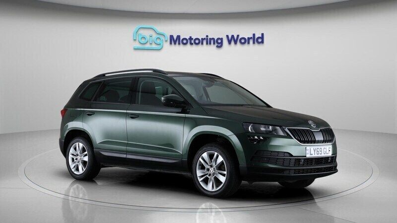 Green Used 2019 Skoda Karoq SE Technology SUV | £16,000 (Good price) - Image 1/4