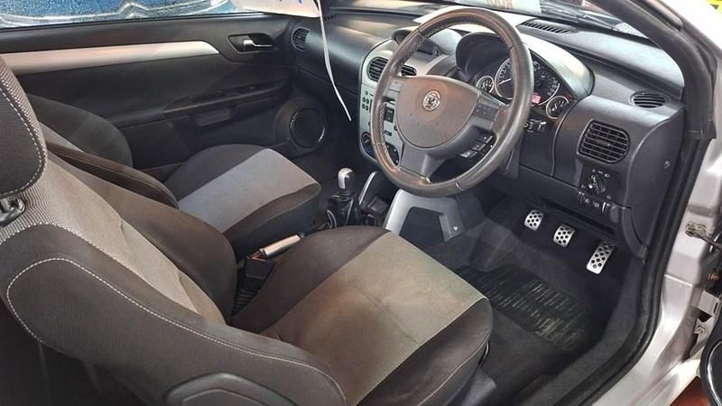 Used Vauxhall Tigra Sport 90 HP (66 kW) 2005 Silver Cabriolet
