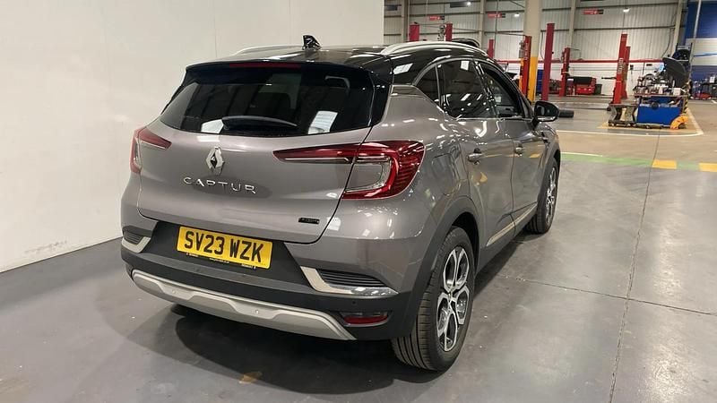 Used Renault Captur Techno 142 HP (104 kW) 2023 Grey/black SUV