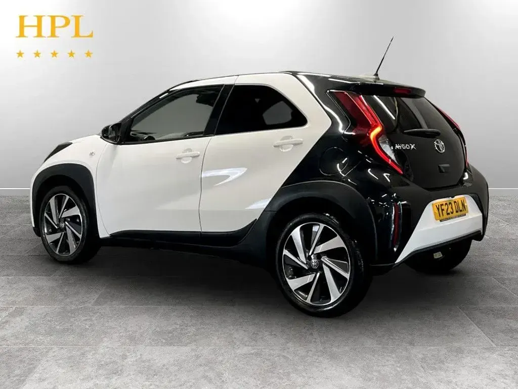 Used Toyota Aygo X 72 HP (52 kW) 2023 White SUV