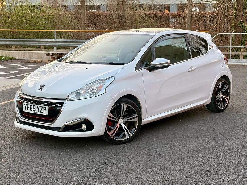 Used Peugeot 208 Prestige 208 HP (152 kW) 2016 White Hatchback