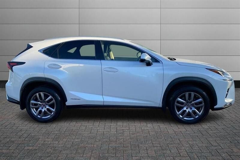 Used Lexus NX300h Luxury Line 197 HP (144 kW) 2018 White SUV
