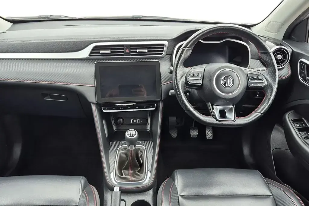 Usado MG ZS Exclusive 106 HP (77 kW) 2021 Prateado SUV