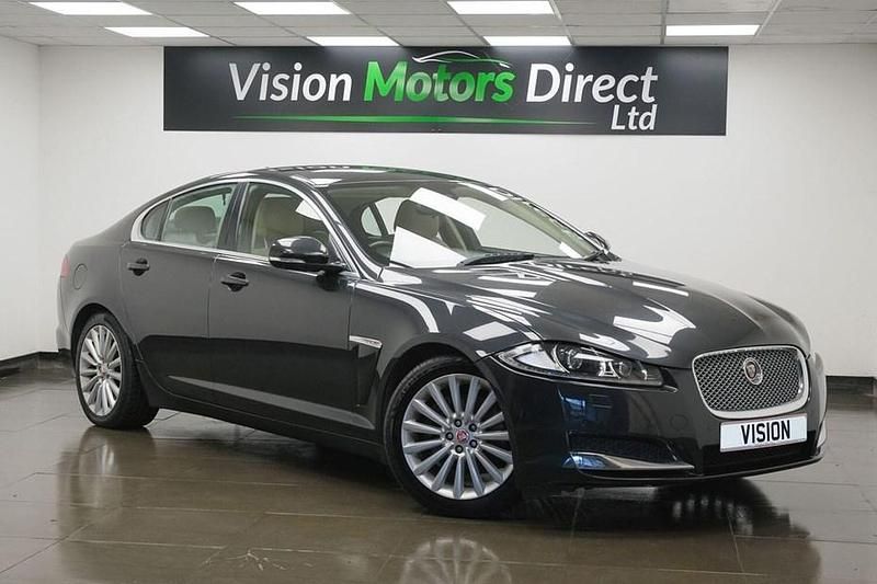 Second-hand Jaguar XF Luxury 200 CP (147 kW) 2015 Gri Berlinǎ