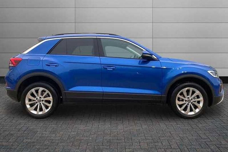 Used VW T-Roc Match 150 HP (110 kW) 2025 Ravenna blue SUV