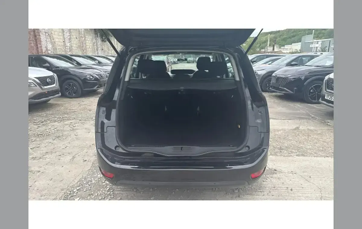 Used Citroën Grand C4 Picasso PureTech 131 HP (96 kW) 2017 Black MPV