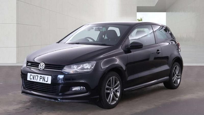 Begagnad VW Polo R-line 2017 Svart Halvkombi