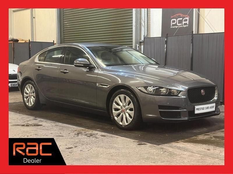 Used Jaguar XE Prestige 163 HP (119 kW) 2018 Grey Sedan