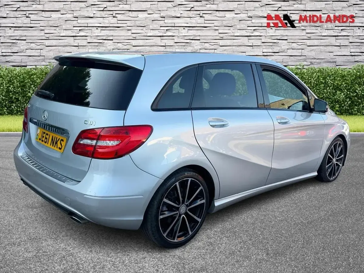 Used Mercedes B200 134 HP (98 kW) 2013 Silver Hatchback