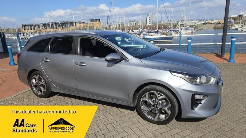 Used Kia Ceed Sportswagon 118 HP (86 kW) 2019 Silver Estate