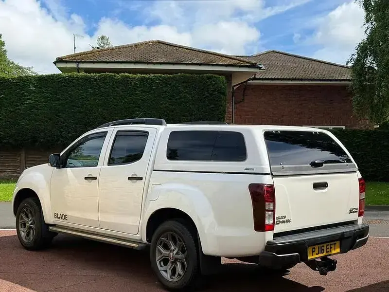 Used Isuzu D-Max 2016 White Pickup