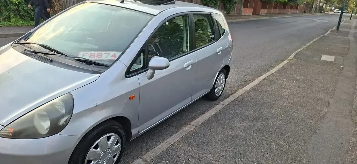 Second-hand Honda Jazz SE 82 CP (60 kW) 2004 Argintiu Hatchback