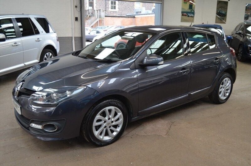 Grey Used 2015 Renault Mégane III Dynamique Hatchback | £4,295 (Fair price) - Image 1/4