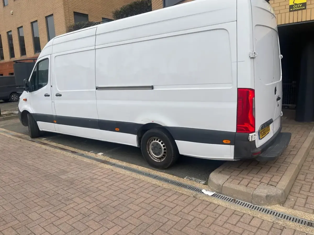 Begagnad Mercedes Sprinter 2018 Vit Van