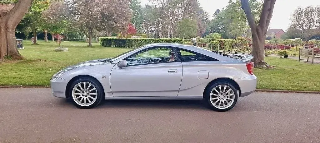 Used Toyota Celica 182 HP (133 kW) 2004 Silver Coupe