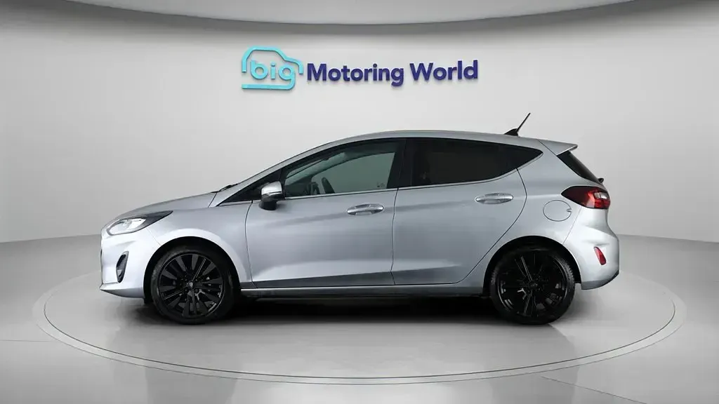 Begagnad Ford Fiesta Titanium X 100 HK (73 kW) 2023 Silver Halvkombi