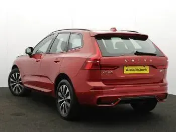 Used Volvo XC60 Plus 250 HP (183 kW) 2022 Red SUV