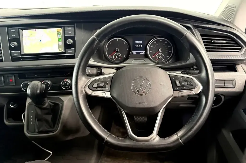 Usado VW Transporter Startline 150 HP (110 kW) 2022 Prateado Van