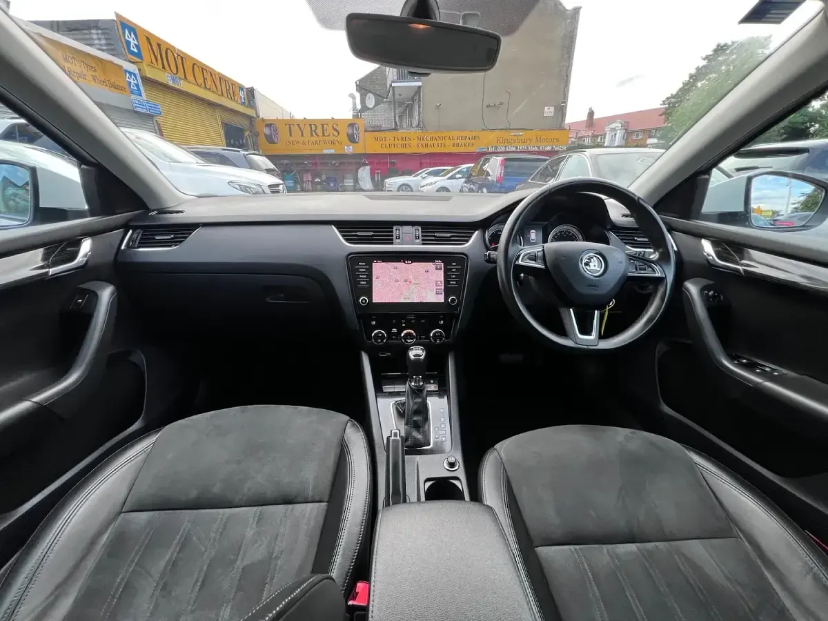 Used Skoda Octavia SE L 150 HP (110 kW) 2019 White Estate