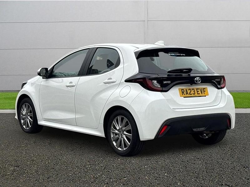 Used Toyota Yaris Hybrid 2023 White Hatchback