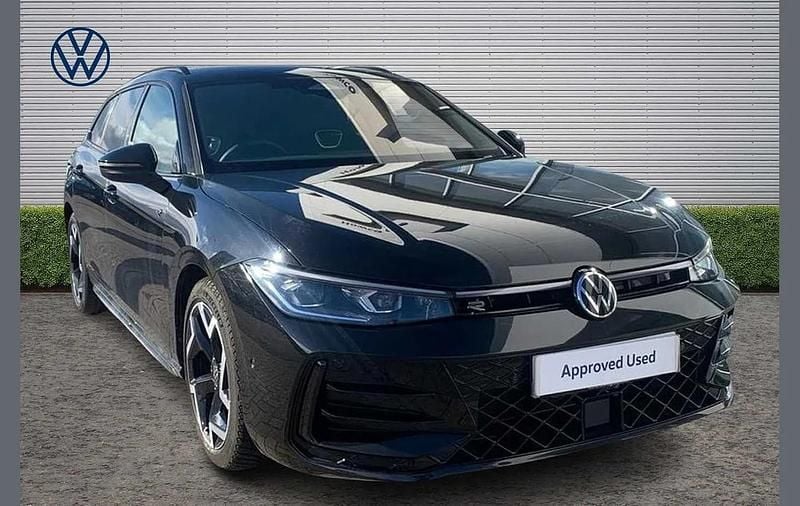 Used VW Passat R-line 147 HP (108 kW) 2024 Black Estate