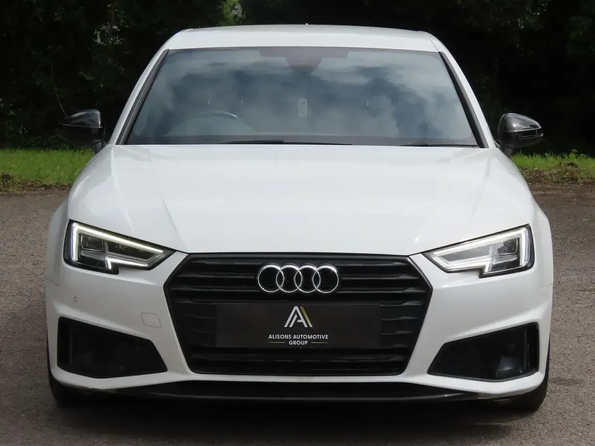 Used Audi A4 Black Edition 190 HP (139 kW) 2019 White Sedan