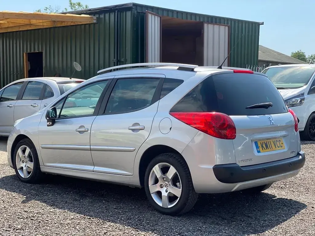 Used Peugeot 207 Allure 120 HP (88 kW) 2011 Silver Estate