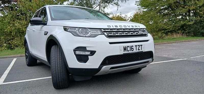 White Used 2016 Land Rover Discovery Sport HSE SUV | £12,000 (Fair price) - Image 1/4