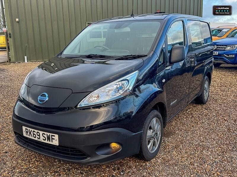 Used Nissan e-NV200 SE 80 kW (109 HP) 2020 Black MPV
