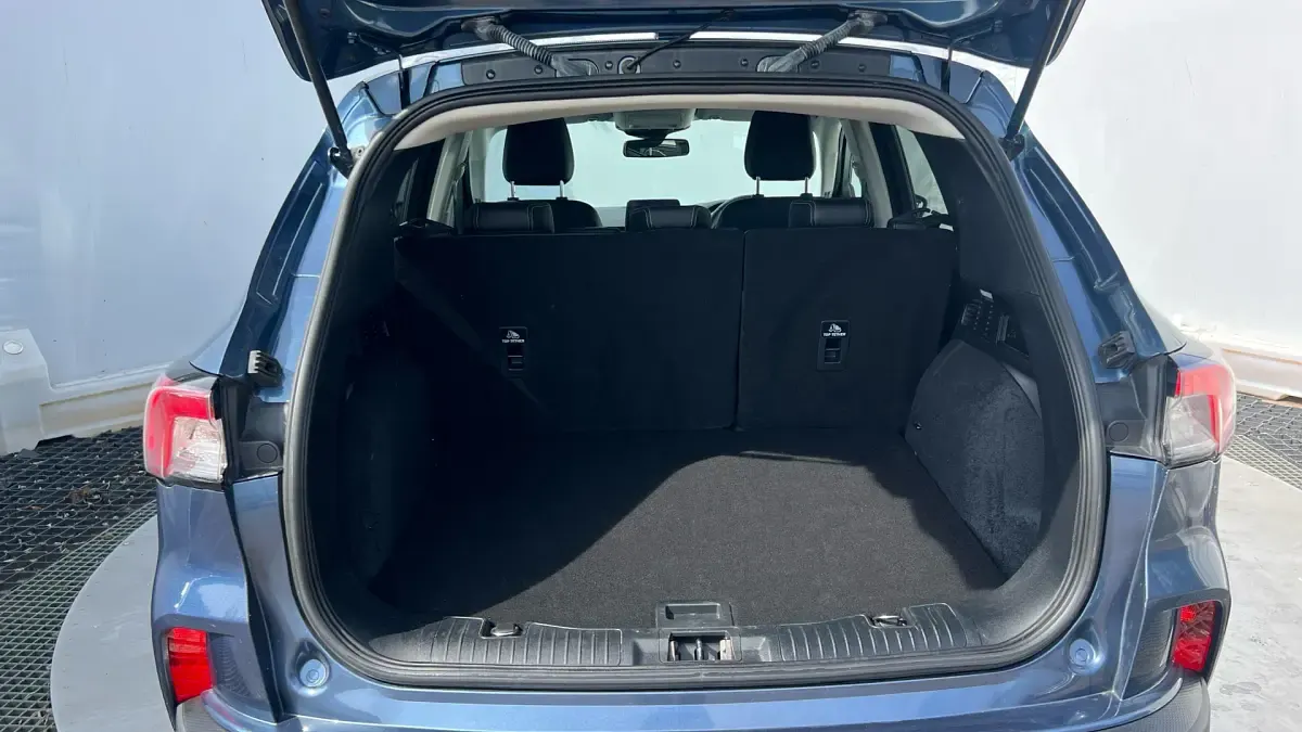 Used Ford Kuga Titanium 150 HP (110 kW) 2020 Blue SUV