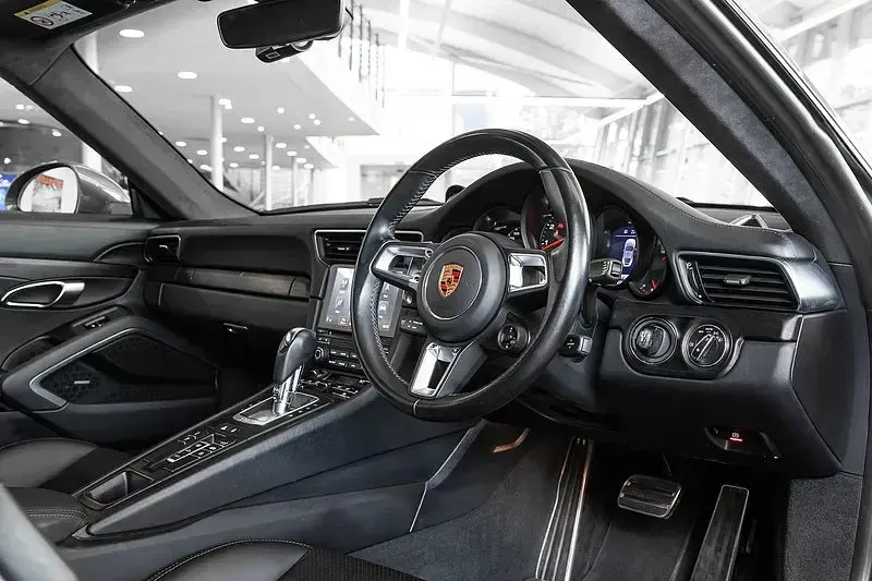 Used Porsche 911 2018 Grey Coupe