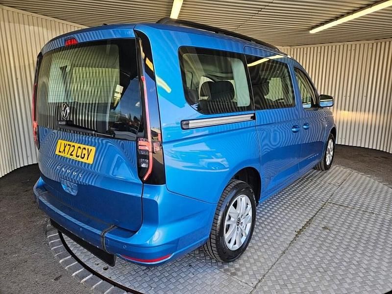 Used VW Caddy Maxi S 114 HP (83 kW) 2022 Blue MPV
