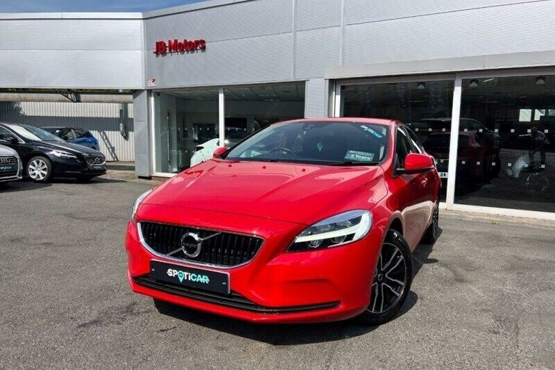 Passion red Used 2018 Volvo V40 Momentum Estate | £10,595 (Fair price) - Image 1/1