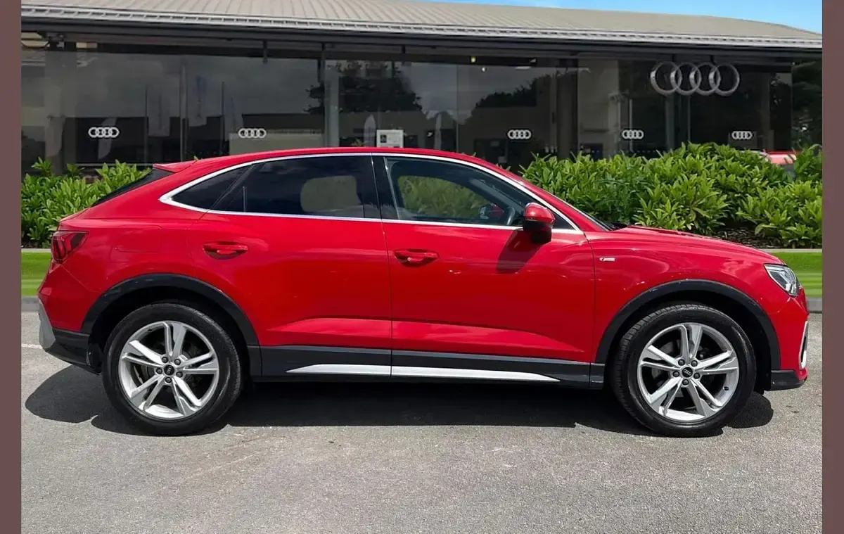 Used Audi Q3 S-Line 150 HP (110 kW) 2021 Red SUV