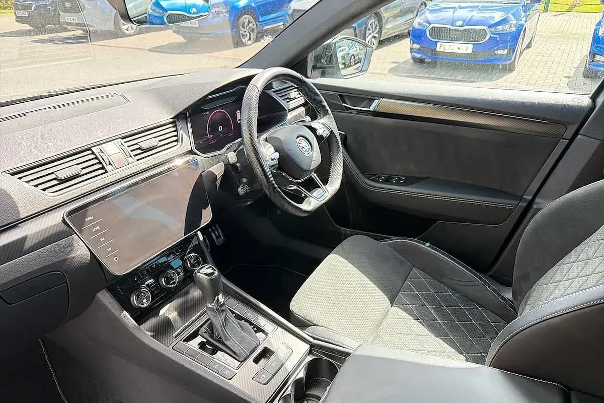 Used Skoda Superb SportlinePlus 188 HP (138 kW) 2024 Grey Estate