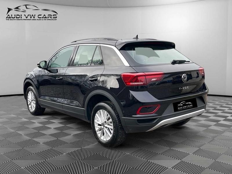 Used VW T-Roc Life 150 HP (110 kW) 2024 Black SUV