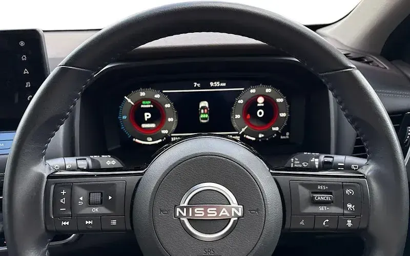 Used Nissan X-Trail N-Connecta 213 HP (156 kW) 2023 Red SUV