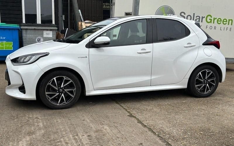 Used Toyota Yaris Hybrid Design 116 HP (85 kW) 2026 Hatchback