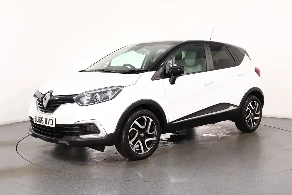 Used Renault Captur Iconic 90 HP (66 kW) 2018 White SUV