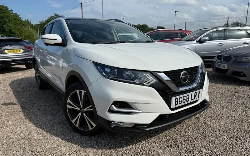 Used Nissan Qashqai N-Connecta 116 HP (85 kW) 2018 White SUV