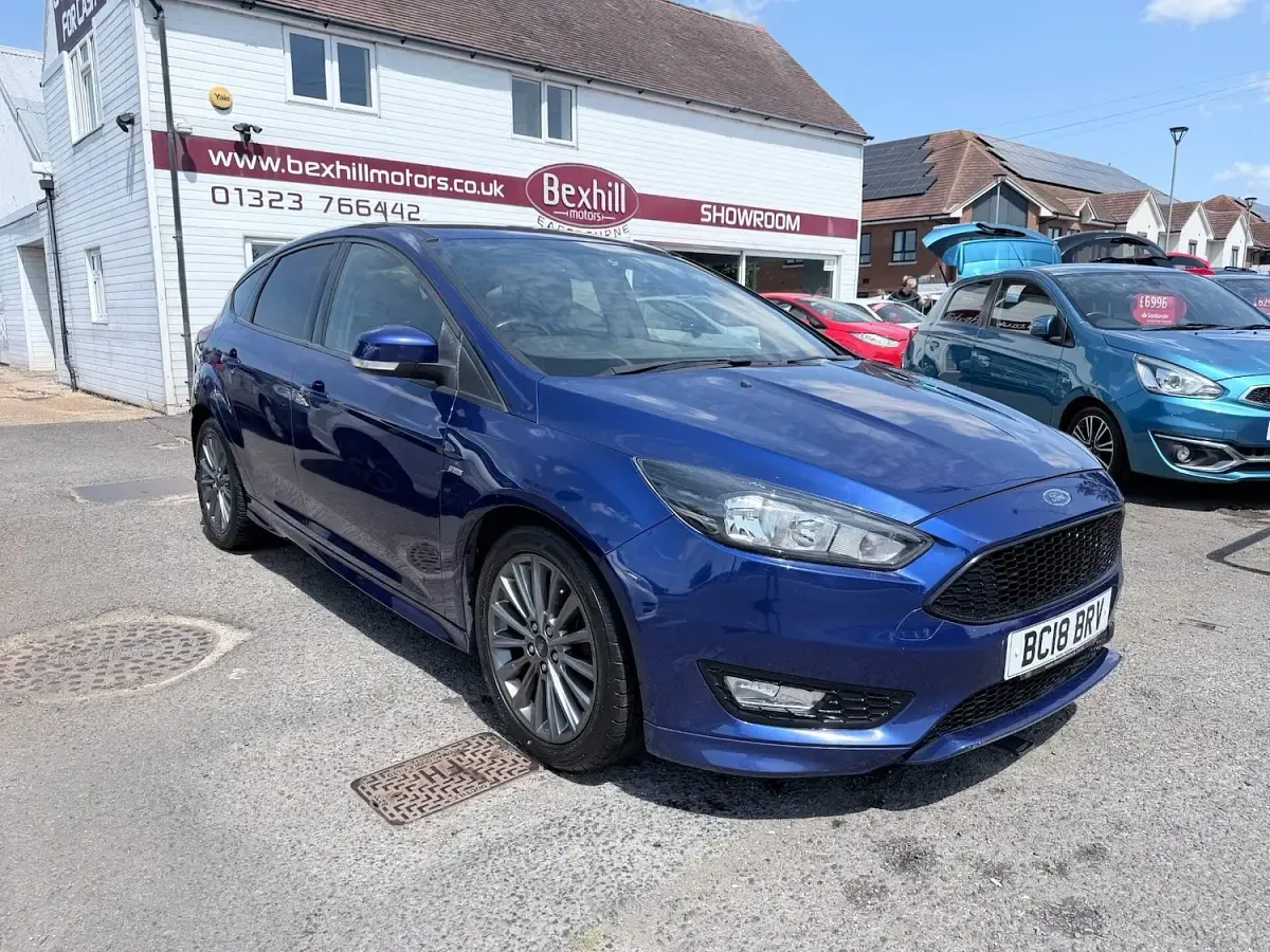 Used Ford Focus ST-Line 140 HP (102 kW) 2018 Blue Hatchback