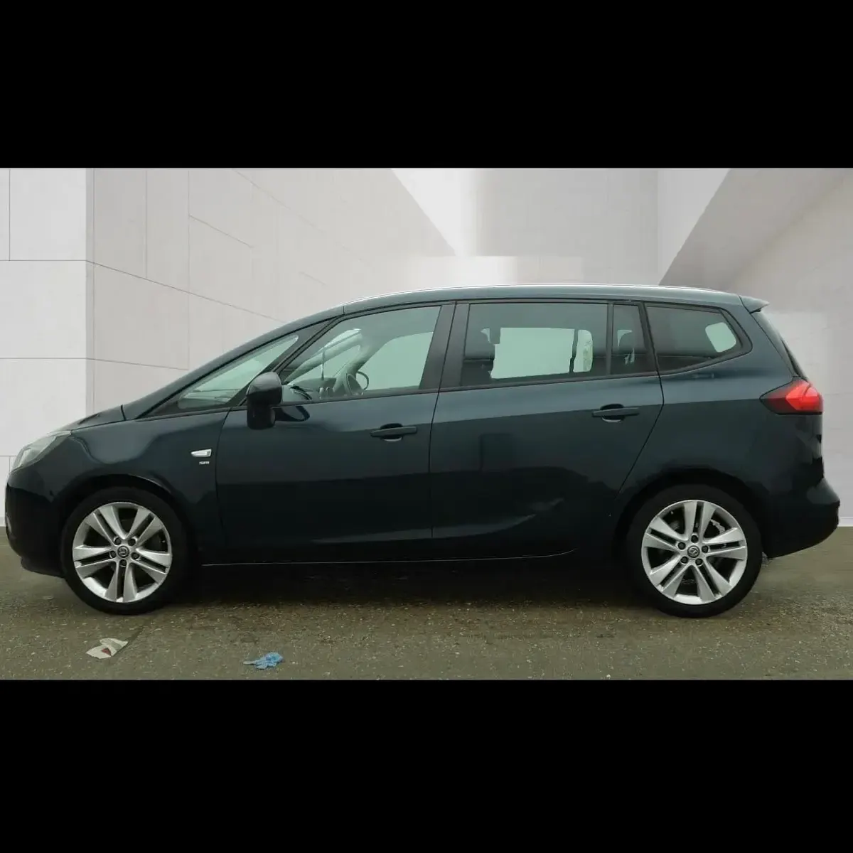 Used Vauxhall Zafira SRi 2015 Green MPV