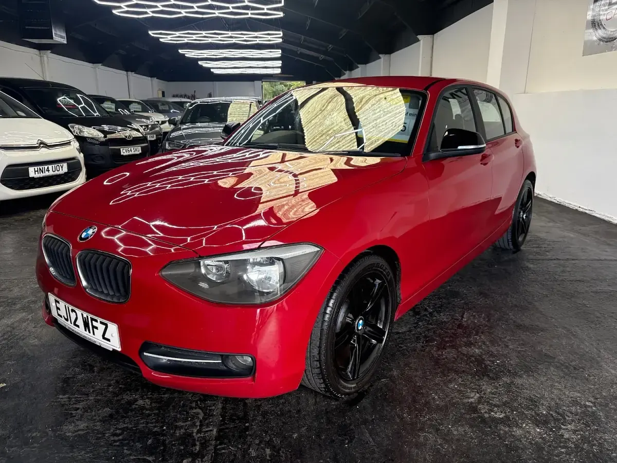 Used BMW 116 Sport Line 2012 Red Hatchback