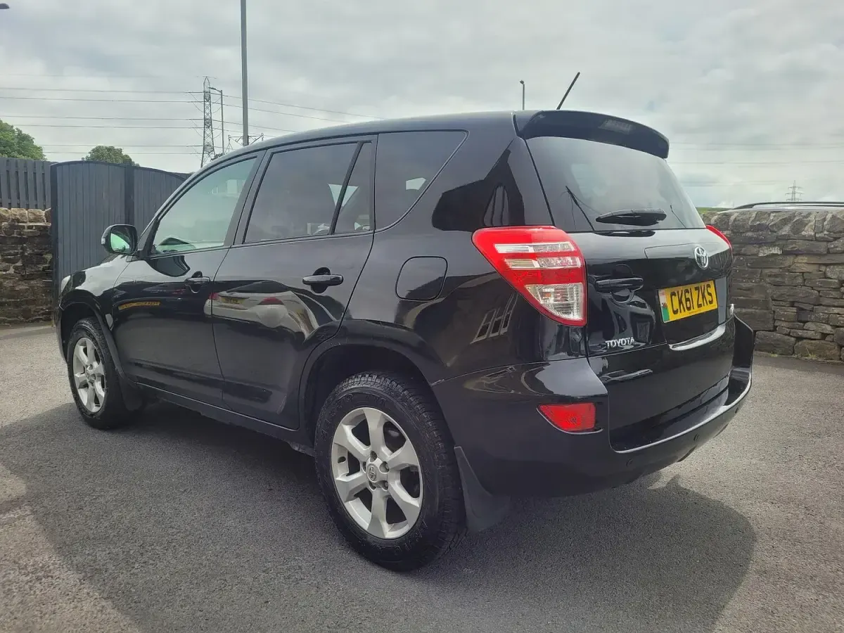 Used Toyota RAV4 147 HP (108 kW) 2012 Black SUV