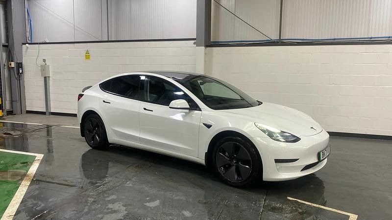 White Used 2021 Tesla Model 3 Standard Range Sedan | £17,798 (Fair price) - Image 1/3