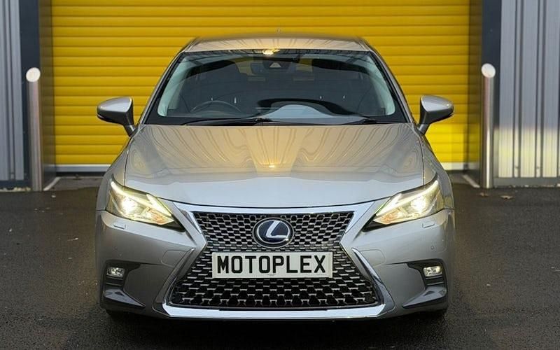 Used Lexus CT200h 136 HP (100 kW) 2017 Silver Hatchback