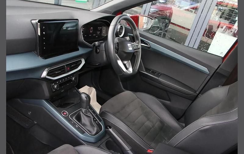 Used Seat Arona Xperience Lux 113 HP (83 kW) 2024 Red SUV