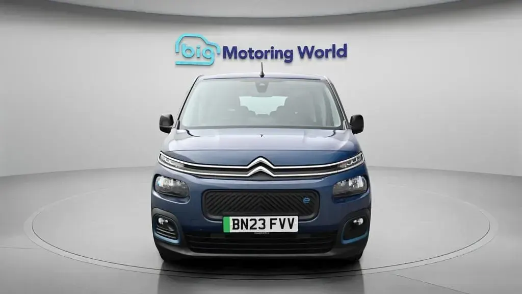 Used Citroën e-Berlingo Feel 100 kW (136 HP) 2023 Blue MPV